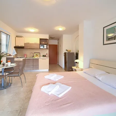 Ivica Krk Island Apartmán *