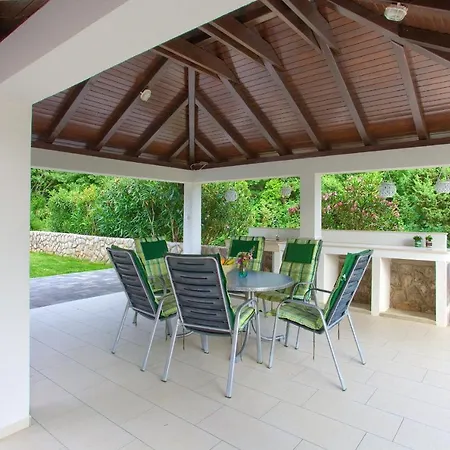 Ivica Krk Island Apartmán *