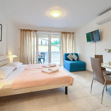 Apartments Ivica Krk Island * Silo (Krk)