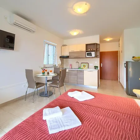 Ivica Krk Island Daire Šilo